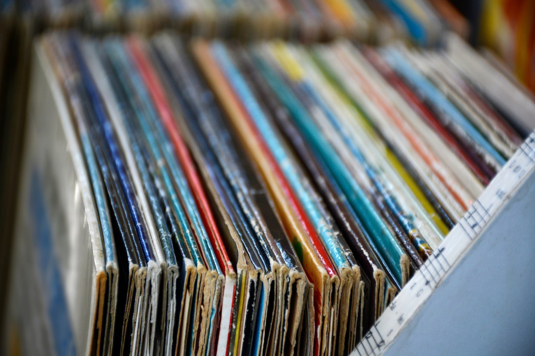 pin Sælger tabe Who Buys Old Records Near You? 7th Heaven! - Vinyl Underground